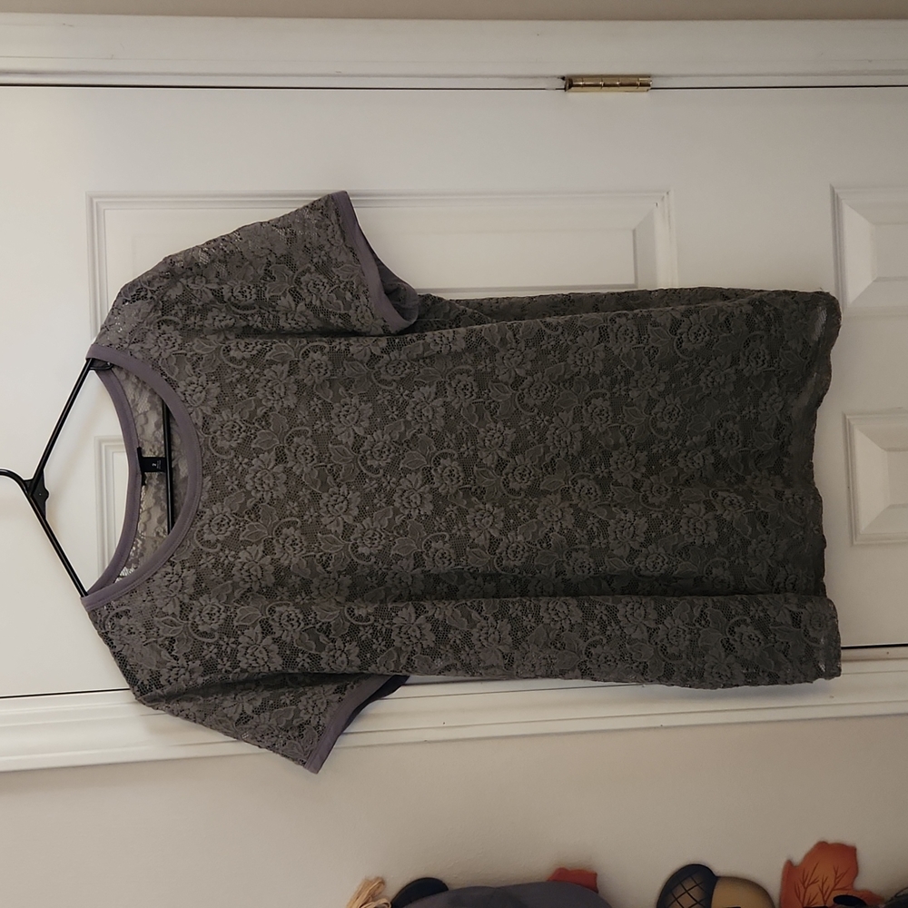 Torrid size 2 lace tee